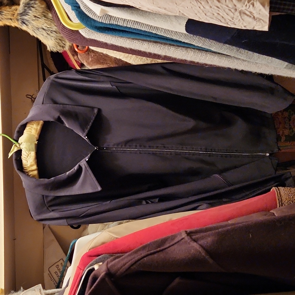 CLIO II ACTIVEWEAR WINDBREAKER STYLE JACKET BLACK.